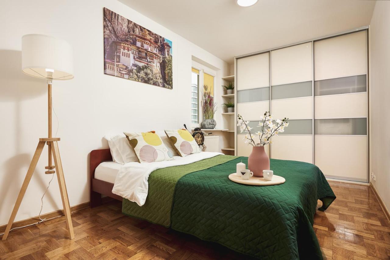 Family Apartment With A Terrace On Aleje Jerozolimskie Warschau Buitenkant foto